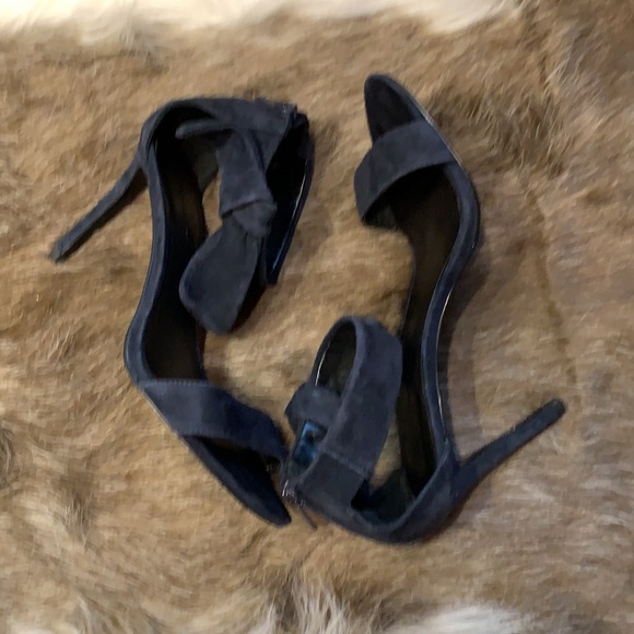 Banana Republic suede heels navy - Picture 4 of 6